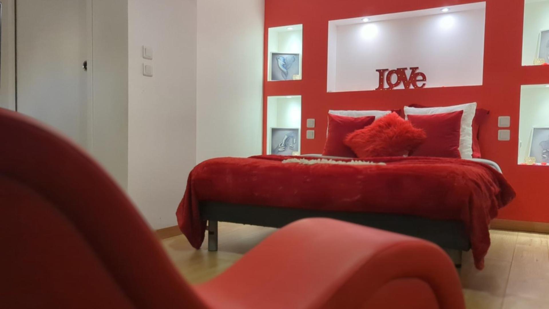 Love Room avec jacuzzi pour votre séjour en amoureux Villeneuve-de-la-Raho Exterior foto