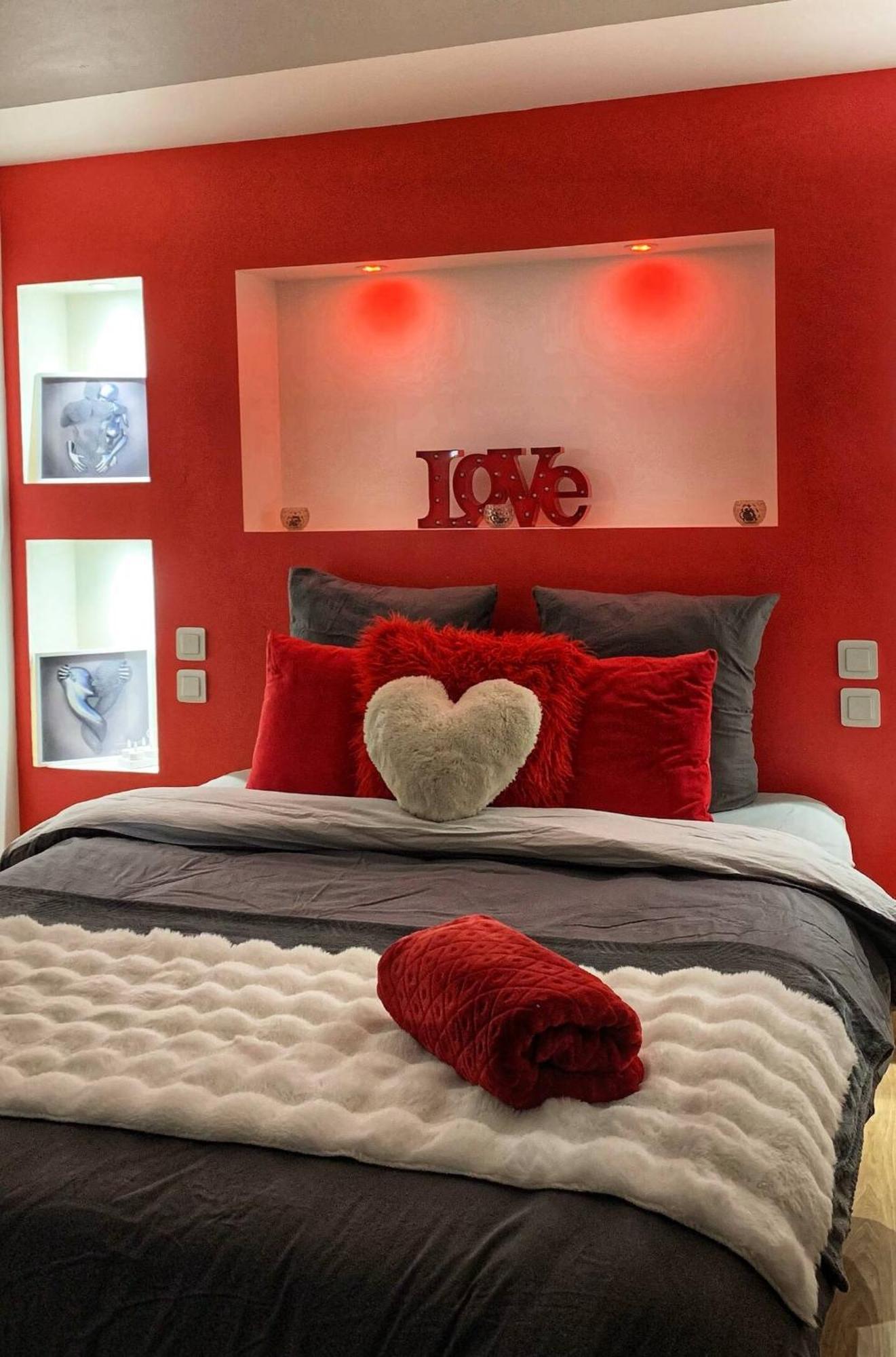 Love Room avec jacuzzi pour votre séjour en amoureux Villeneuve-de-la-Raho Exterior foto